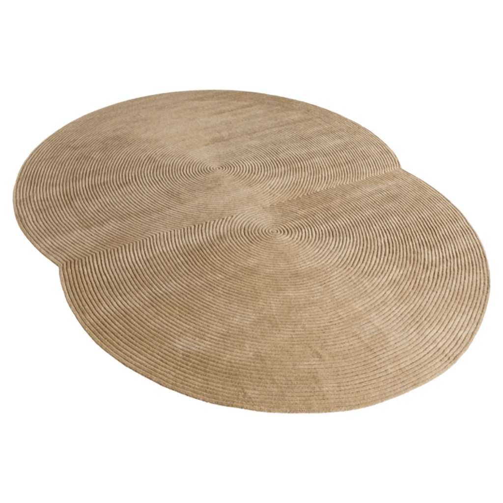 Designed by Emily Broom, the Bolia Zen Rug Rounded features sustainable undyed wool, handcrafted quality, and timeless Nordic design.